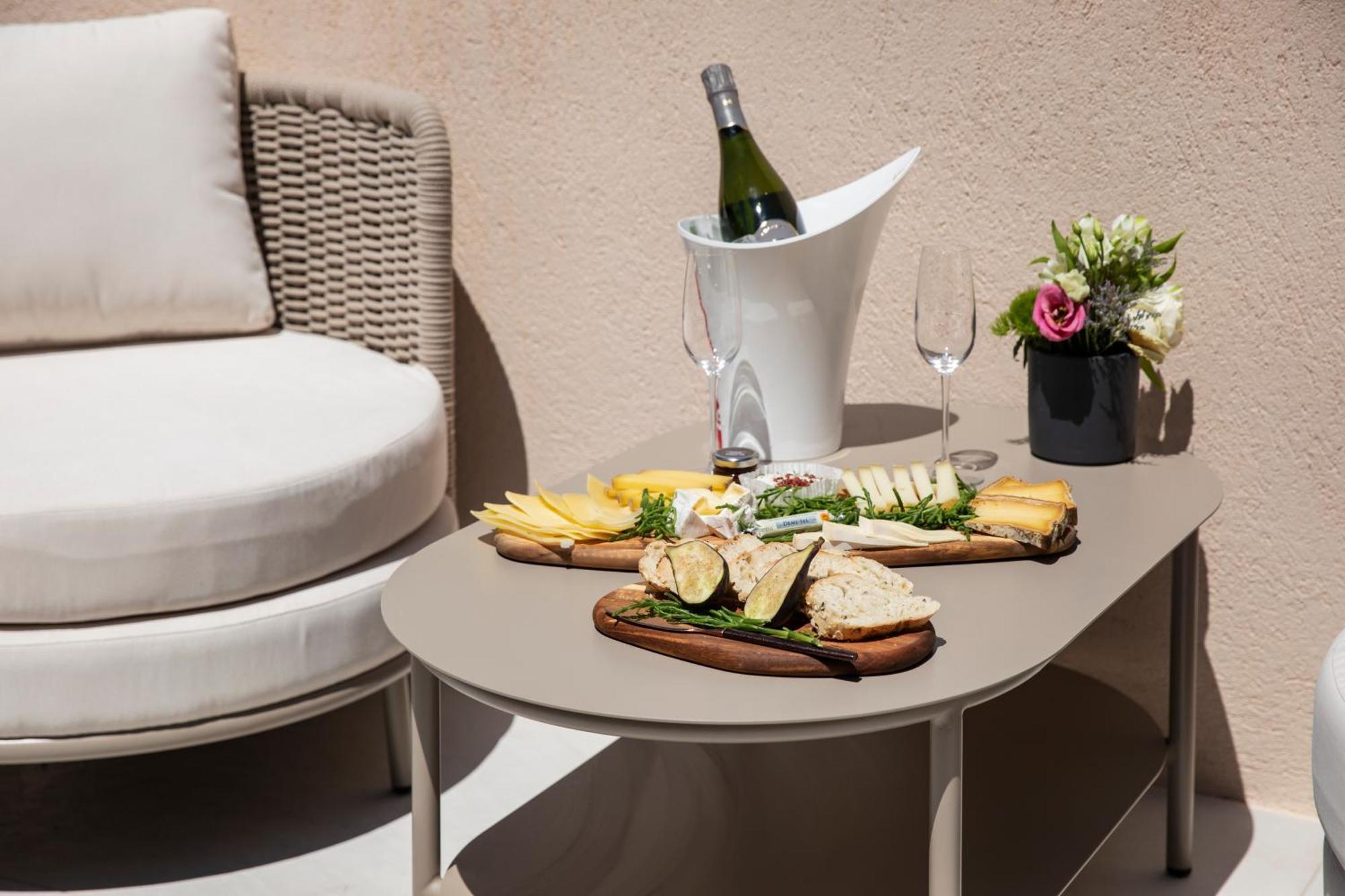 Tinah Saint-Tropez Hotel Exterior photo
