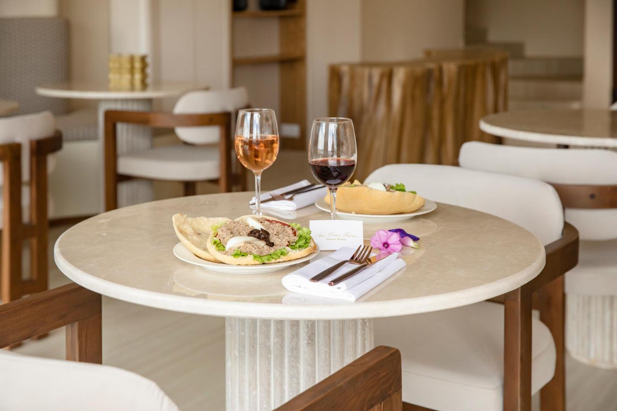 Tinah Saint-Tropez Hotel Exterior photo