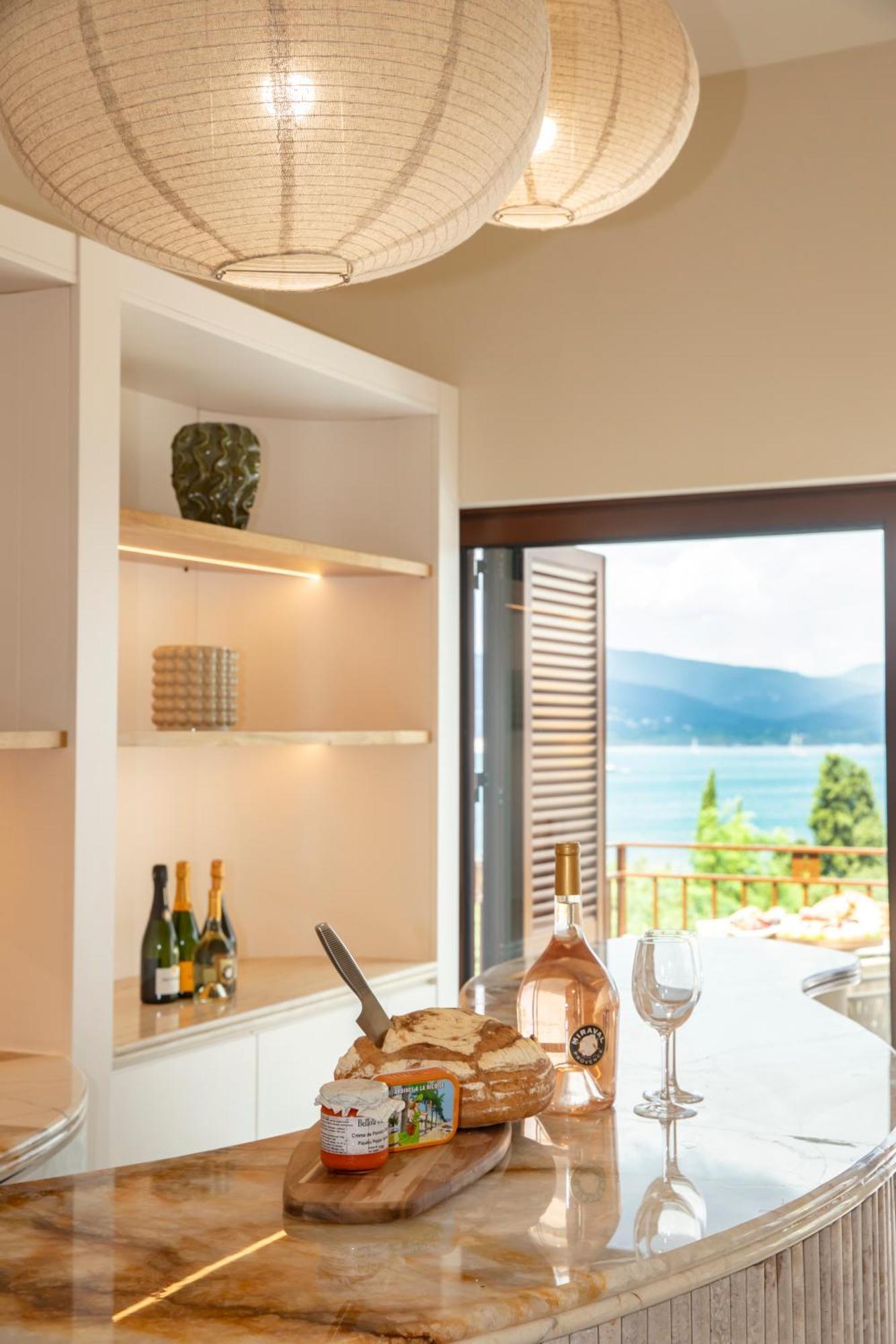 Tinah Saint-Tropez Hotel Exterior photo